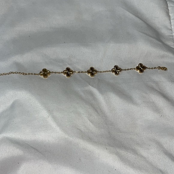 Jewelry - 🍀18k Gold-Coated Clover Bracelet